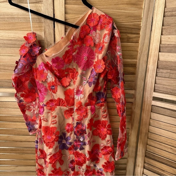 Elliatt Electric 3D Floral Midi Dress - Picture 12 of 15